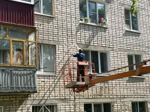 Сергачский отдел Госжилинспекции Нижегородской области оштрафовал на 25 тыс. рублей директора управляющей организации за нарушения правил содержания жилого дома.